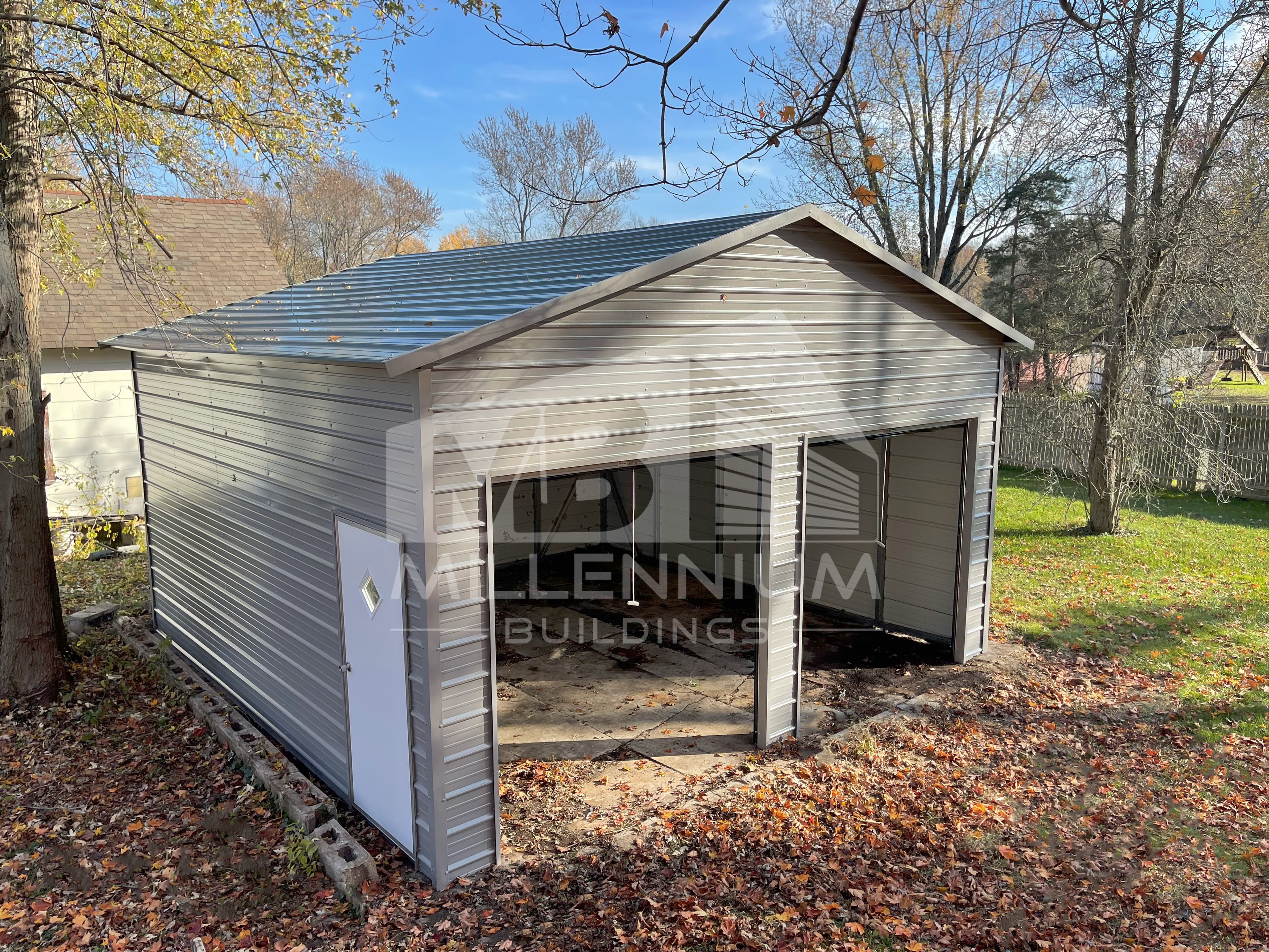 Fully Enclosed Garage 20’X20’X11′