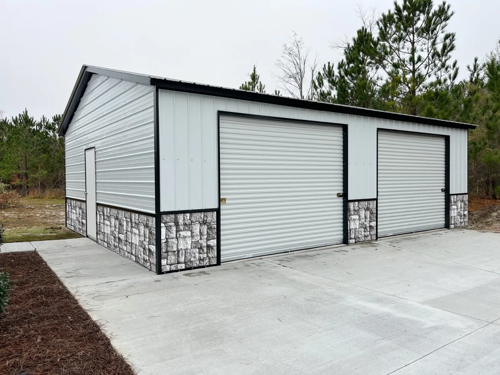 Fully Enclosed Garage 24’X30’X9′