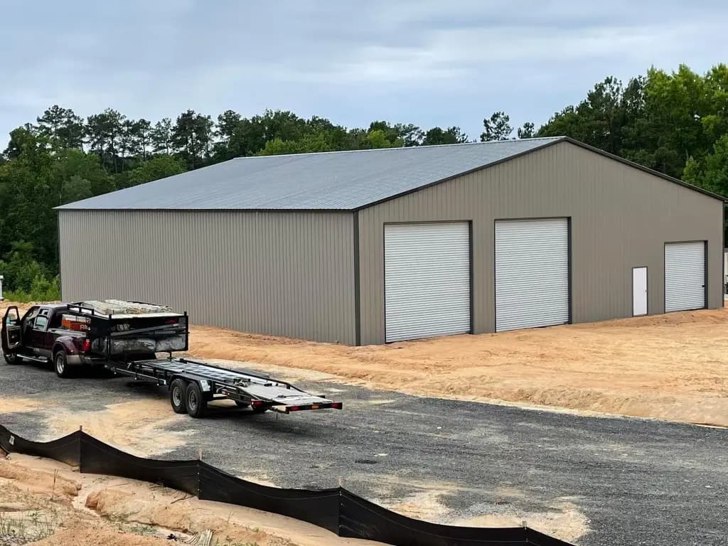 All Vertical 60′ x 60′ Commercial Style Fully Enclosed Building